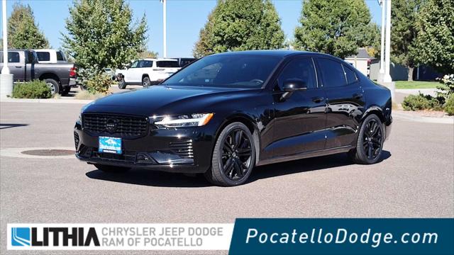 2022 Volvo S60 Recharge Plug-In Hybrid T8 Black Edition R-Design Extended Range