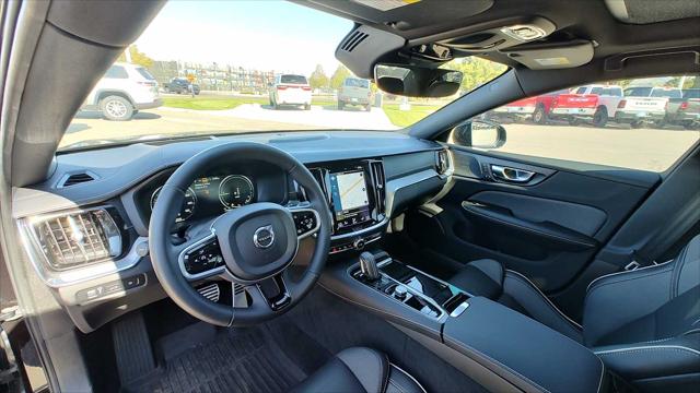 2022 Volvo S60 Recharge Plug-In Hybrid T8 Black Edition R-Design Extended Range