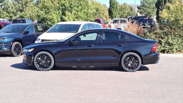 2022 Volvo S60 Recharge Plug-In Hybrid T8 Black Edition R-Design Extended Range