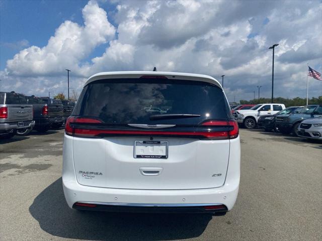 2026 Chrysler Pacifica PACIFICA SELECT AWD