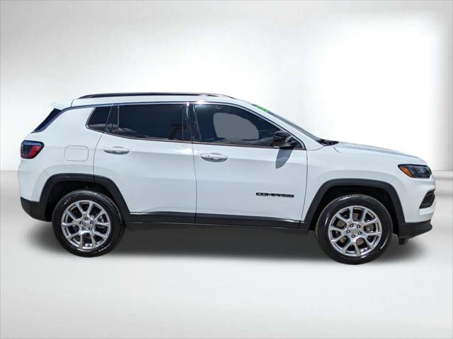 2023 Jeep Compass Latitude Lux FWD 2023 Jeep Compass Latitude Lux FWD