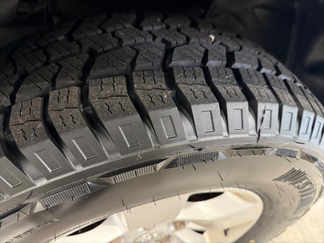 2017 RAM 1500 SLT Quad Cab 4x4 64 Box 2017 RAM 1500 SLT Quad Cab 4x4 64 Box