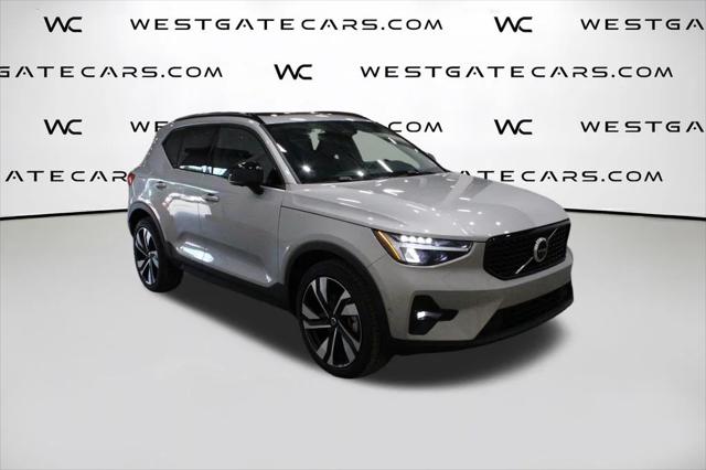2025 Volvo XC40 B5 Plus Dark Theme