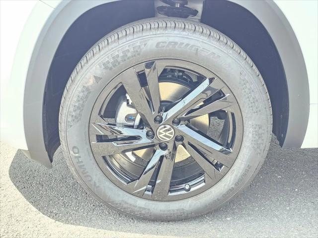 2026 Volkswagen Atlas Cross Sport SEL R-Line Black