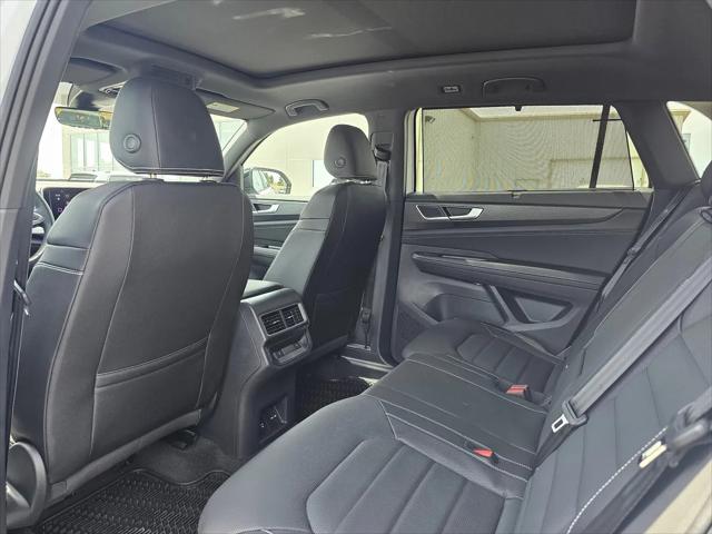 2026 Volkswagen Atlas Cross Sport SEL R-Line Black