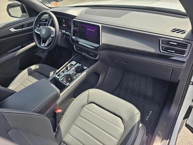 2026 Volkswagen Atlas Cross Sport SEL R-Line Black