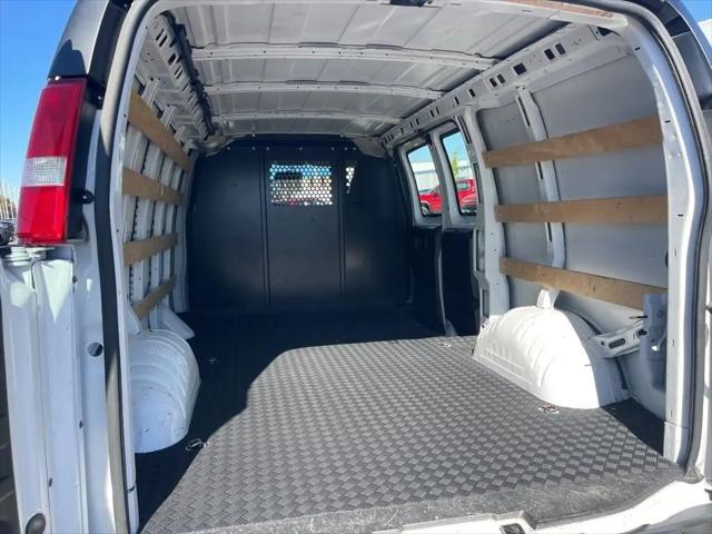 2023 GMC Savana Cargo RWD 2500 Regular Wheelbase Work Van