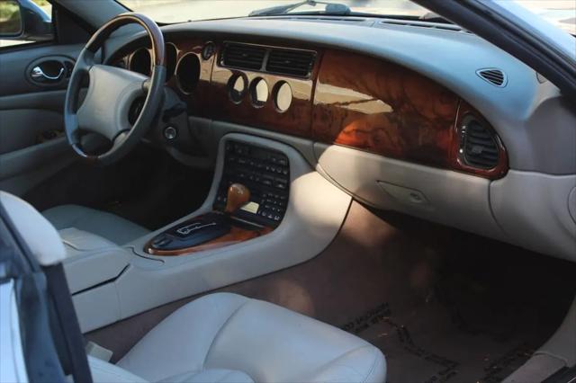 2000 Jaguar XK8 Standard
