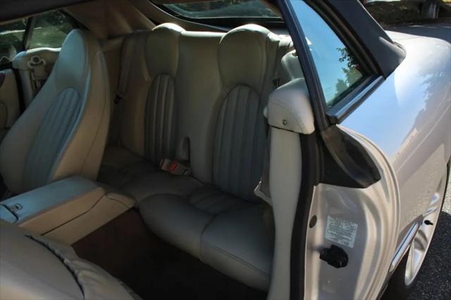 2000 Jaguar XK8 Standard