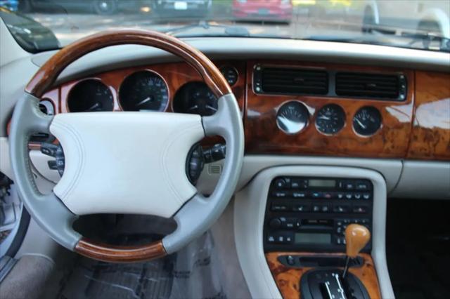 2000 Jaguar XK8 Standard