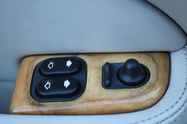 2000 Jaguar XK8 Standard