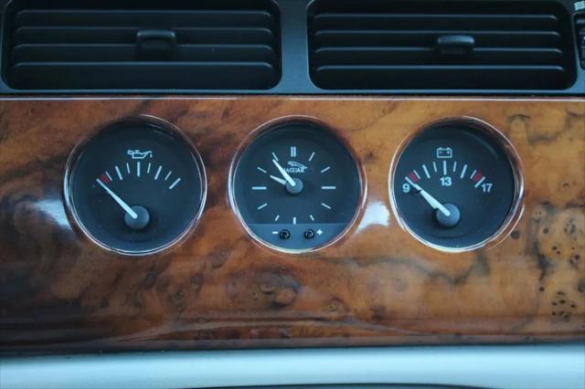 2000 Jaguar XK8 Standard