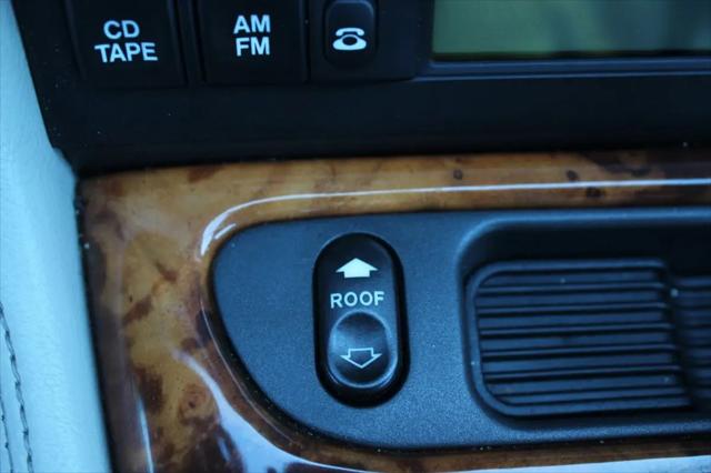 2000 Jaguar XK8 Standard