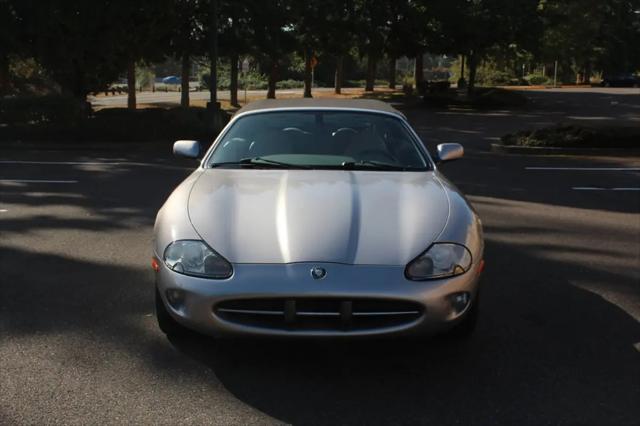 2000 Jaguar XK8 Standard