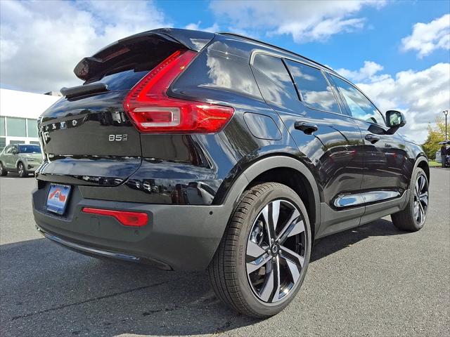 2026 Volvo XC40 Plus, B5 AWD Gas (mild hybrid), Dark