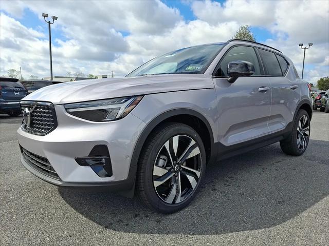 2026 Volvo XC40 Plus, B5 AWD Gas (mild hybrid), Dark