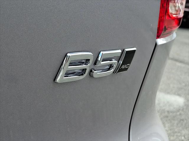 2026 Volvo XC40 Plus, B5 AWD Gas (mild hybrid), Dark