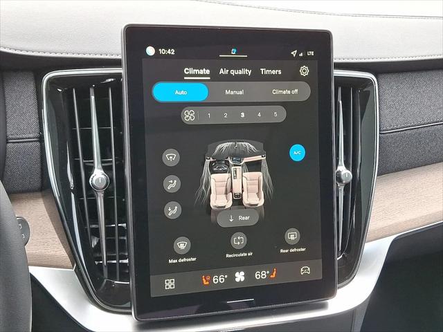 2026 Volvo XC90 Plus, B6 AWD Gas (mild hybrid), Gasoline, Bright, 7 Seats
