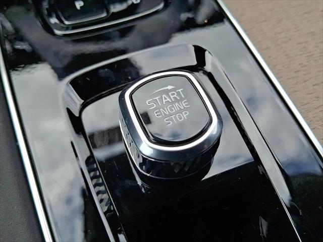 2026 Volvo XC90 Plus, B6 AWD Gas (mild hybrid), Gasoline, Bright, 7 Seats
