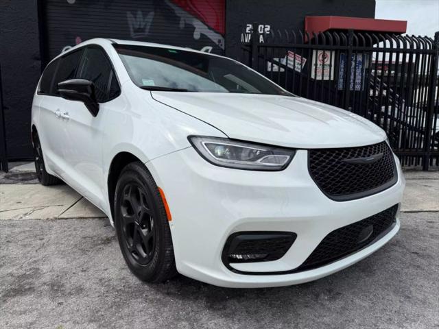 2024 Chrysler Pacifica Hybrid S Appearance Pkg for sale in Miami, FL
