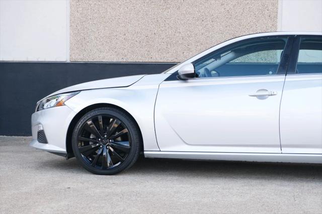 2020 Nissan Altima SR FWD