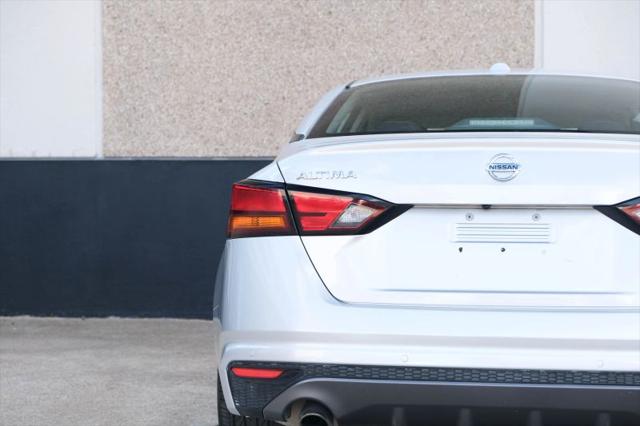 2020 Nissan Altima SR FWD