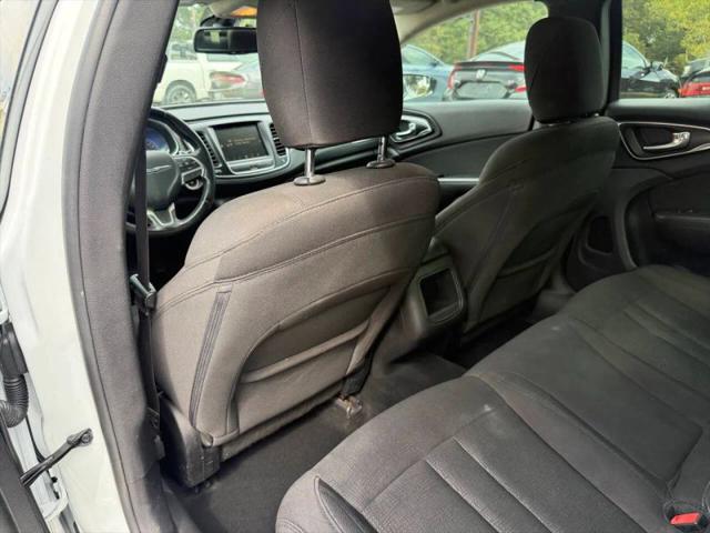 2016 Chrysler 200 Limited Platinum