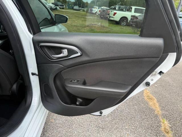 2016 Chrysler 200 Limited Platinum