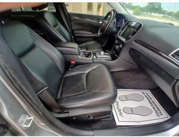 2016 Chrysler 300 Limited
