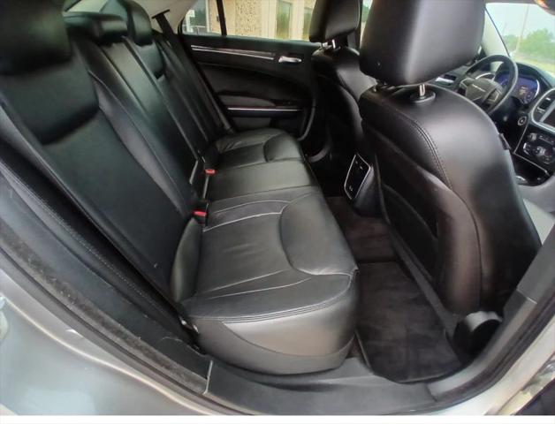 2016 Chrysler 300 Limited