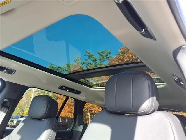 2025 Land Rover Range Rover P530 SE