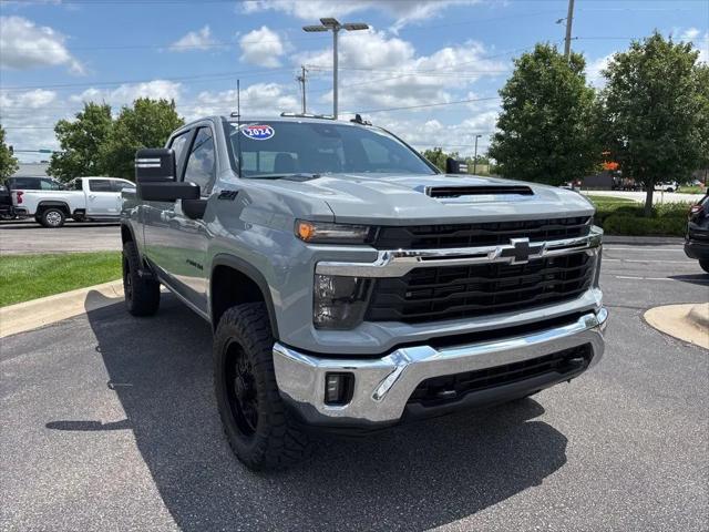 2024 Chevrolet Silverado 2500HD 4WD Crew Cab Standard Bed LT