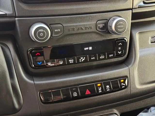 2026 Ram ProMaster Cargo Van Tradesman Low Roof 136 WB w/Pass Seat