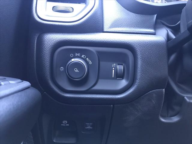 2026 Ram 1500 Tradesman Crew Cab 4x4 5'7" Box