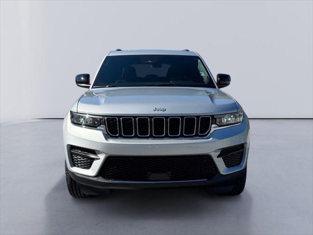 2025 Jeep Grand Cherokee GRAND CHEROKEE LAREDO 4X4