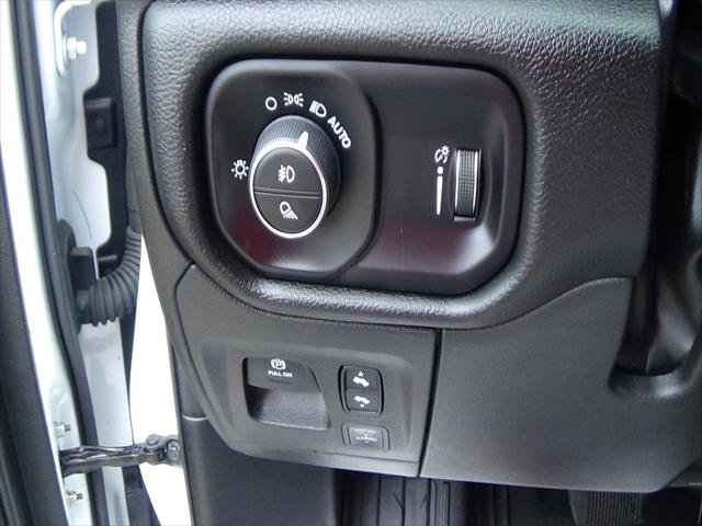 2025 Ram 1500 Big Horn Crew Cab 4x4 5'7" Box