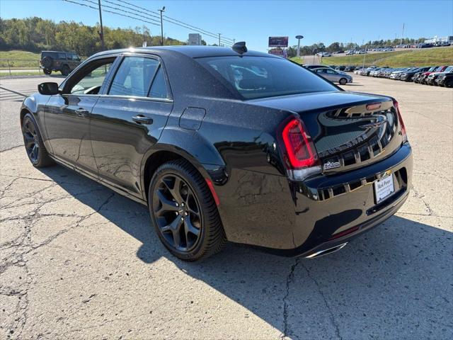 2022 Chrysler 300 S 2022 Chrysler 300 S