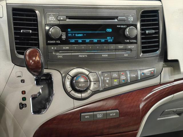 2013 Toyota Sienna XLE V6 8 Passenger