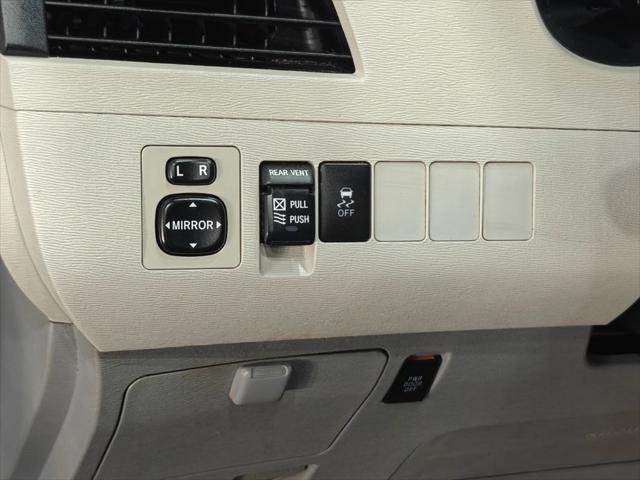 2013 Toyota Sienna XLE V6 8 Passenger