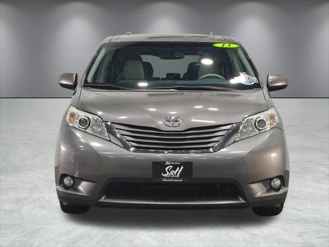 2013 Toyota Sienna XLE V6 8 Passenger