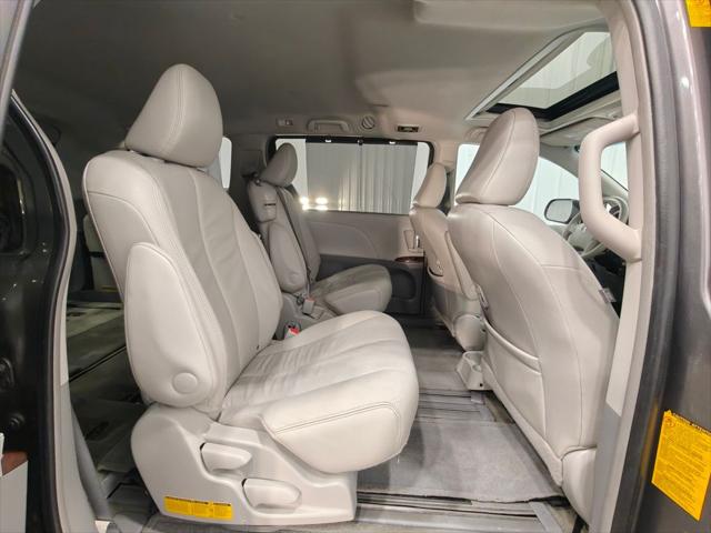 2013 Toyota Sienna XLE V6 8 Passenger