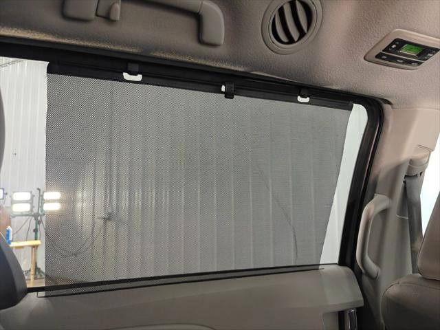 2013 Toyota Sienna XLE V6 8 Passenger