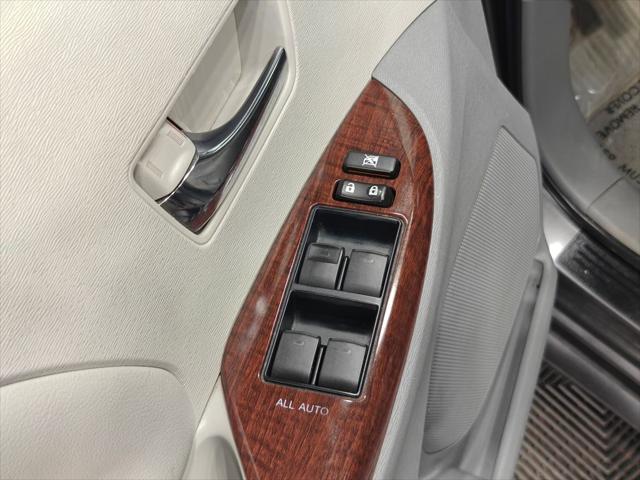 2013 Toyota Sienna XLE V6 8 Passenger