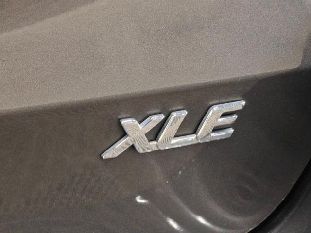 2013 Toyota Sienna XLE V6 8 Passenger