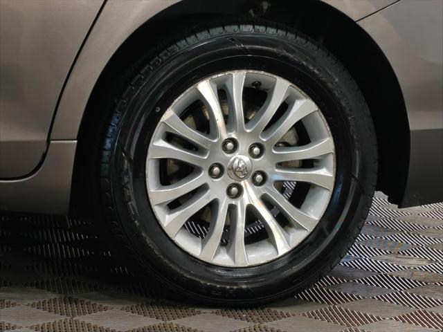 2013 Toyota Sienna XLE V6 8 Passenger