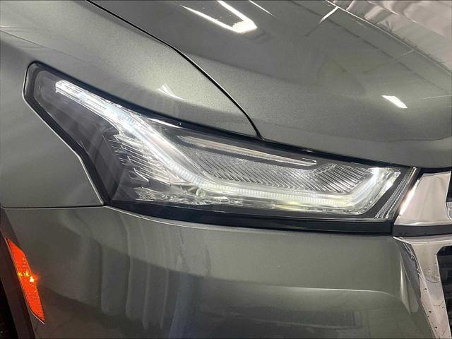 2023 Chevrolet Traverse AWD LT Leather