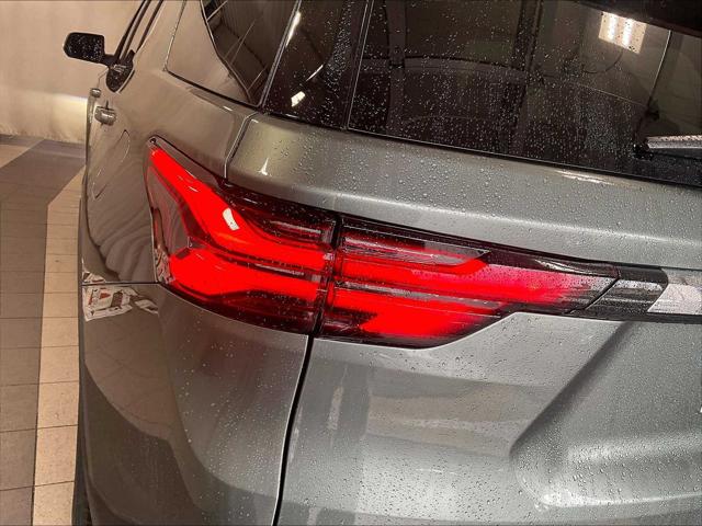 2023 Chevrolet Traverse AWD LT Leather