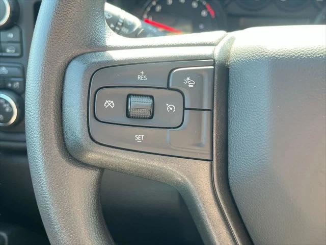 2026 Chevrolet Silverado 1500 4WD Crew Cab Short Bed Custom