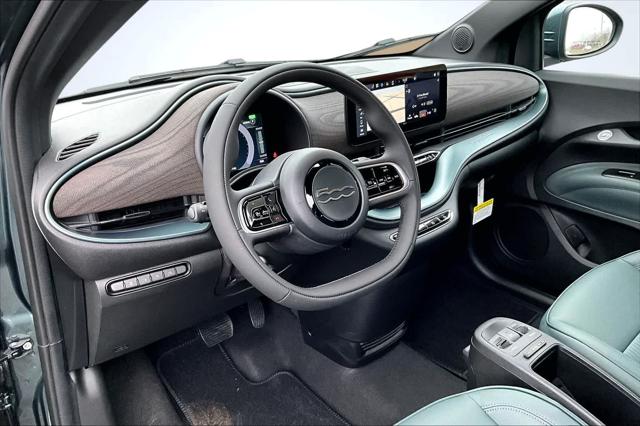 2025 Fiat FIAT 500e GIORGIO ARMANI Collectors Edition 2025 Fiat FIAT 500e GIORGIO ARMANI Collectors Edition