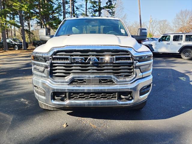 2026 RAM Ram 3500 Chassis Cab RAM 3500 TRADESMAN CREW CAB CHASSIS 4X4 60 CA